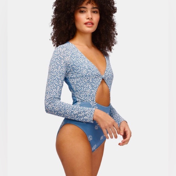 Billabong Long Sleeve Swimsuit - Picture 3 of 8
